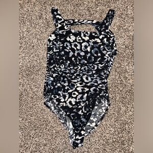 MagicSuit 1 Pc Swimsuit - Sz 14 - Excellent Condition - Tummy Control